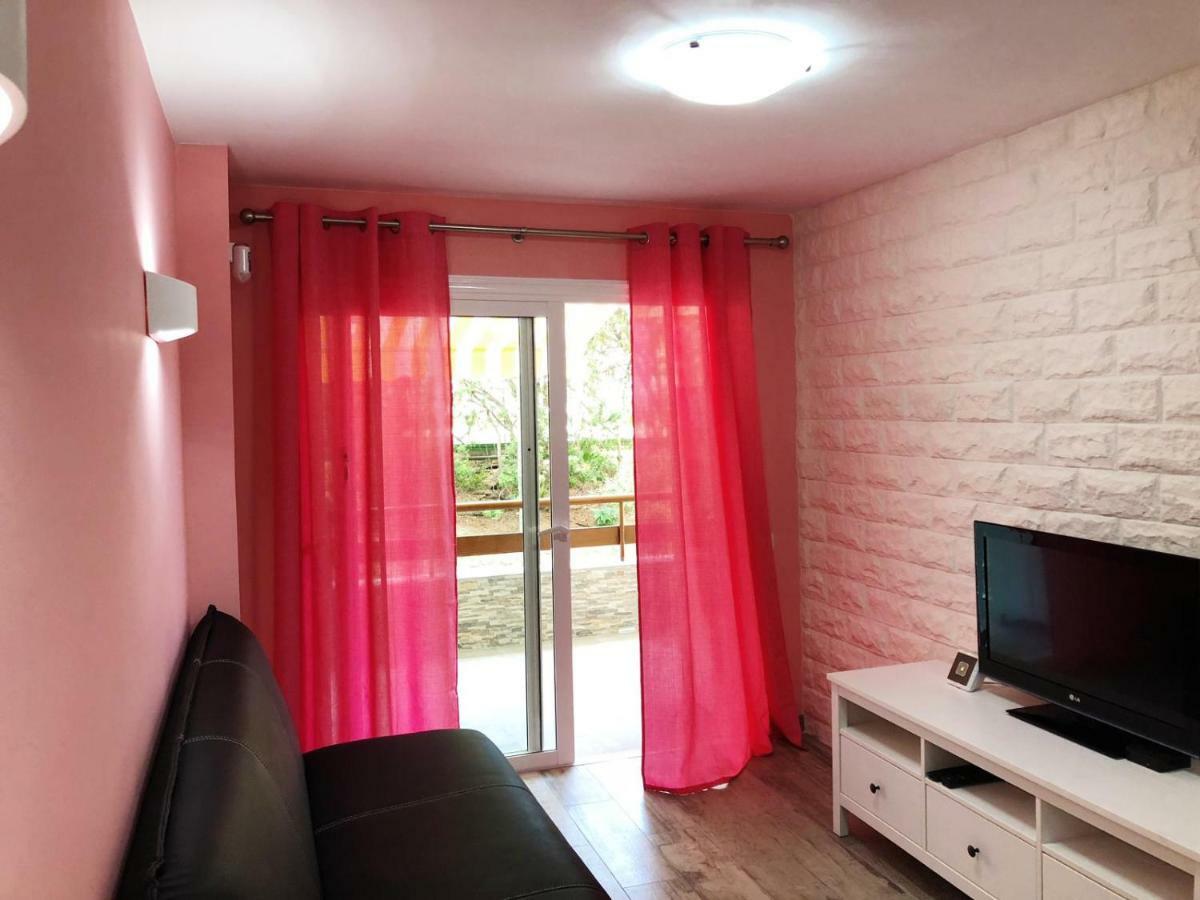 Lovely 1-bedroom apartment with a big terrace, Las Americas, Tenerife Arona  Buitenkant foto